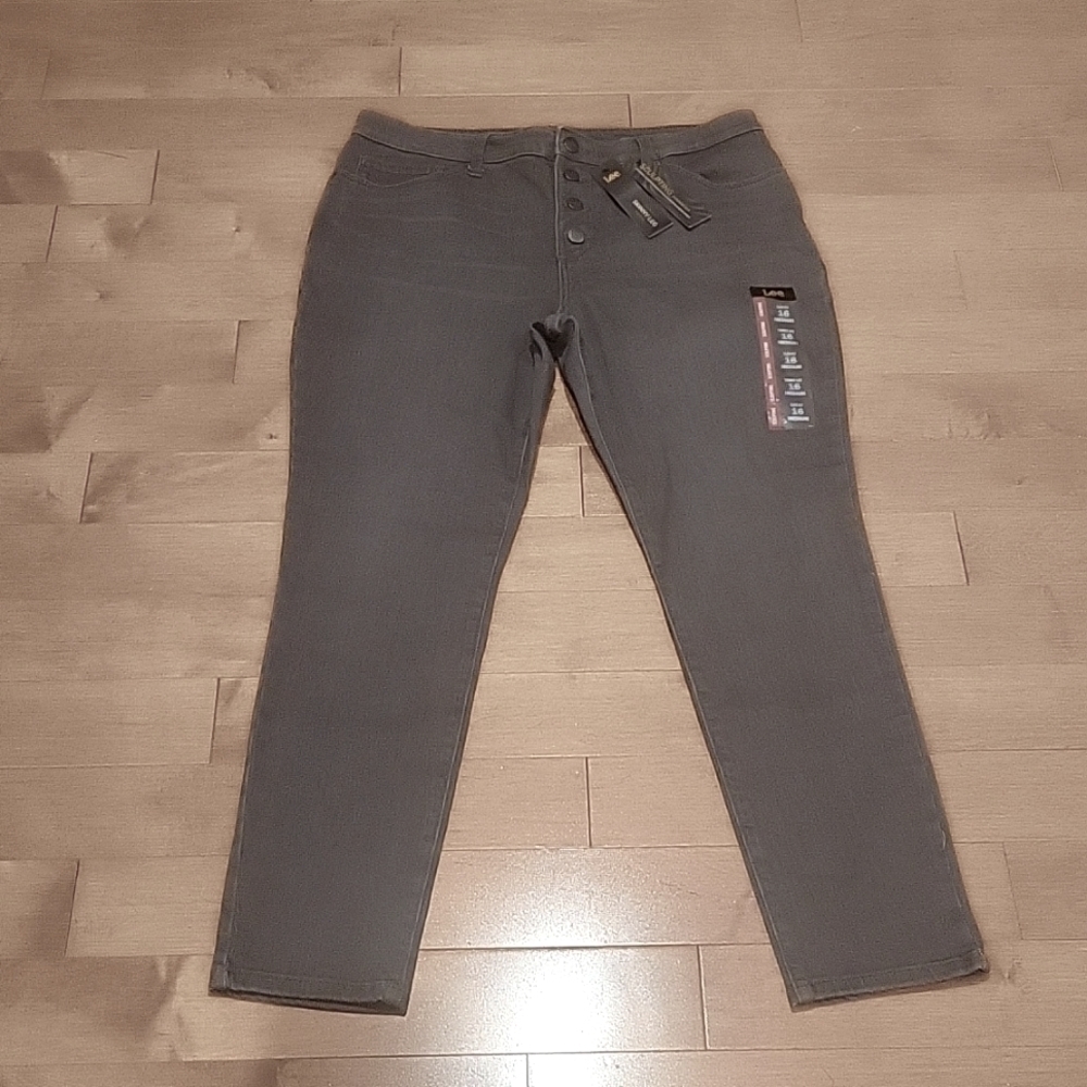 LEE NWT Scultping Skinny Mid Rise Jeans sz 16